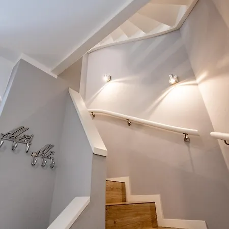 House One * Βέστερλαντ