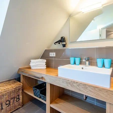 House One Βέστερλαντ